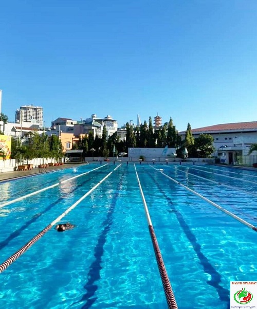 Hồ bơi Vân Đồn quận 4 có vạch giới hạn đường